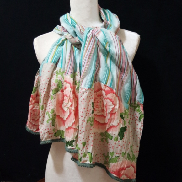 To-Be Accessories - To-Be Chicago Floral and Stripe Cotton Wrap